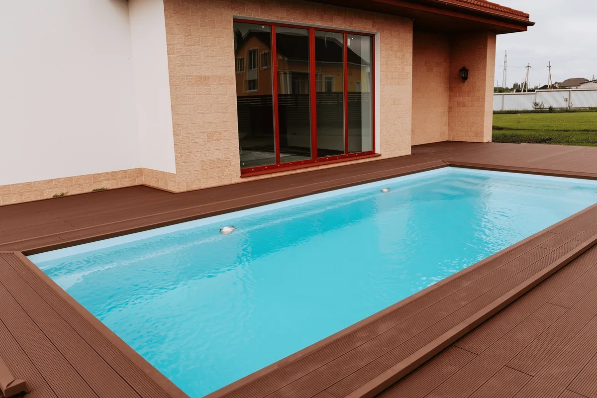 Композитный бассейн Laguna 8 — вид сверху в Магадане и область